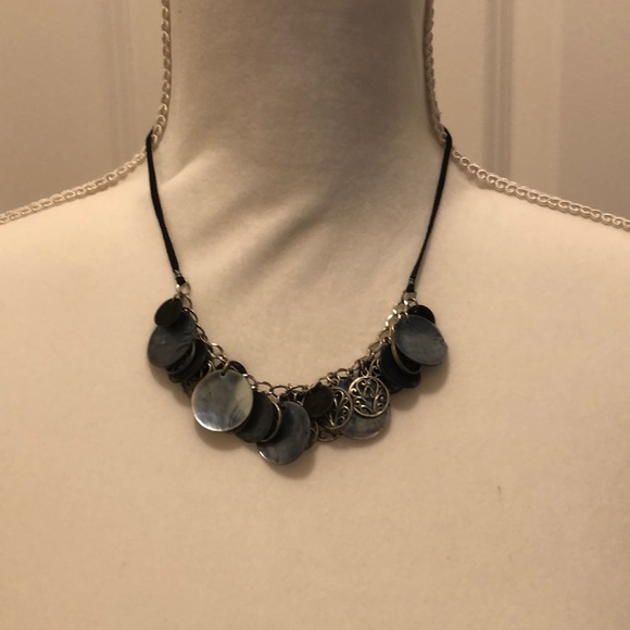 🎉HP🎉🆕✨Black and Silver Intricate Necklace✨ - Picture 4 of 5